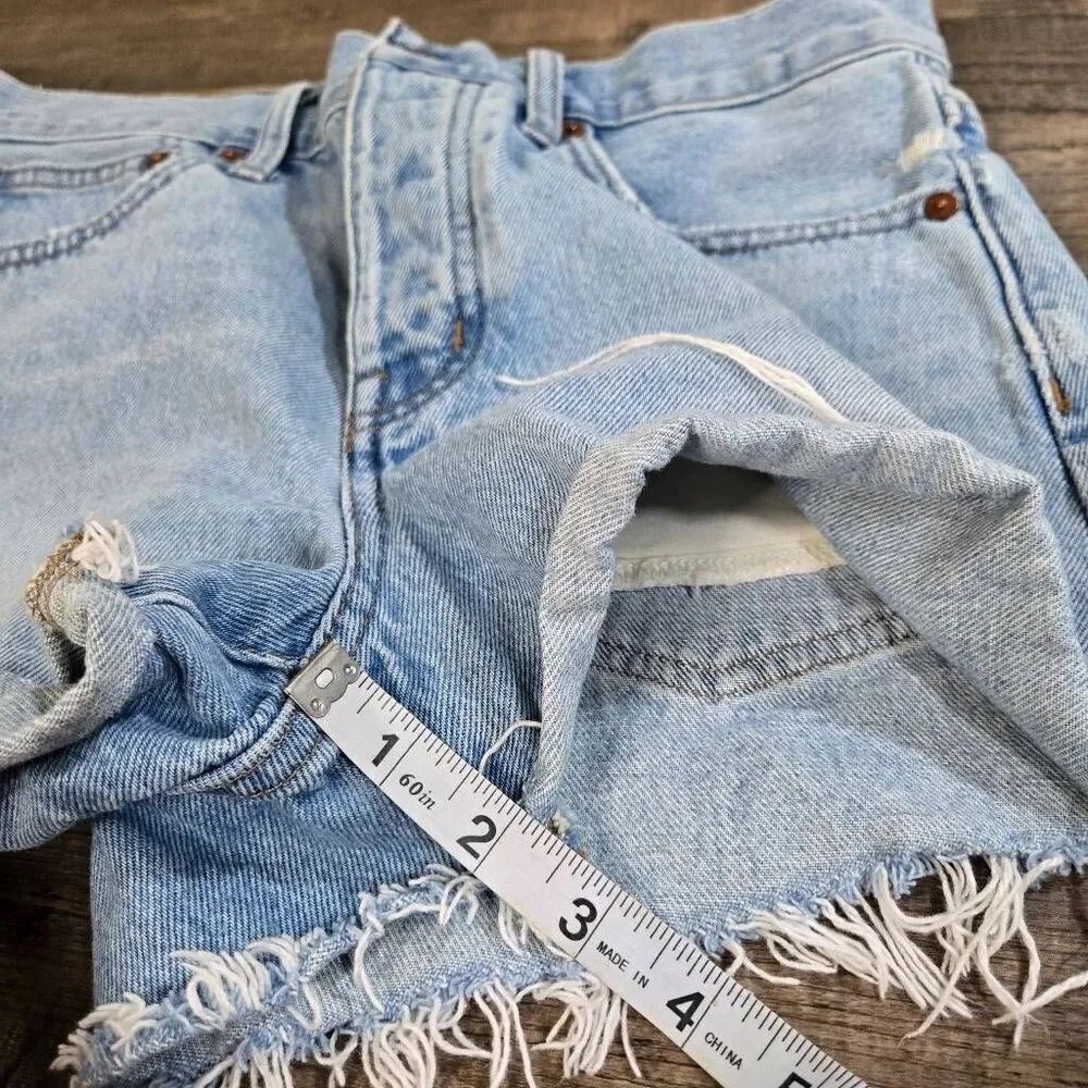 Madewell Relaxed Denim Shorts size 26 cut off light blue wash button closure - Picture 9 of 9